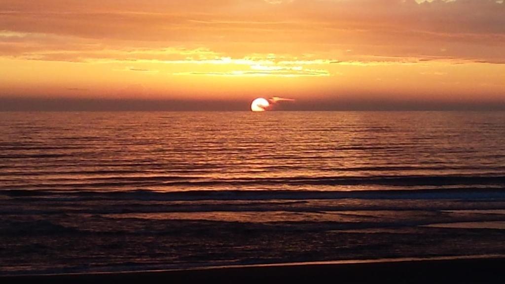 Tradewinds Motel Rockaway Beach Buitenkant foto