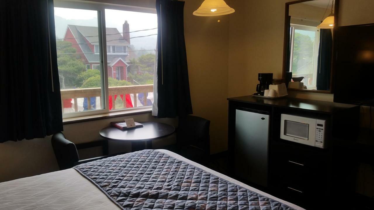 Tradewinds Motel Rockaway Beach Buitenkant foto