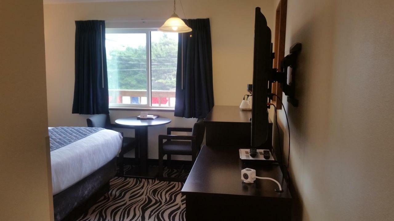 Tradewinds Motel Rockaway Beach Buitenkant foto